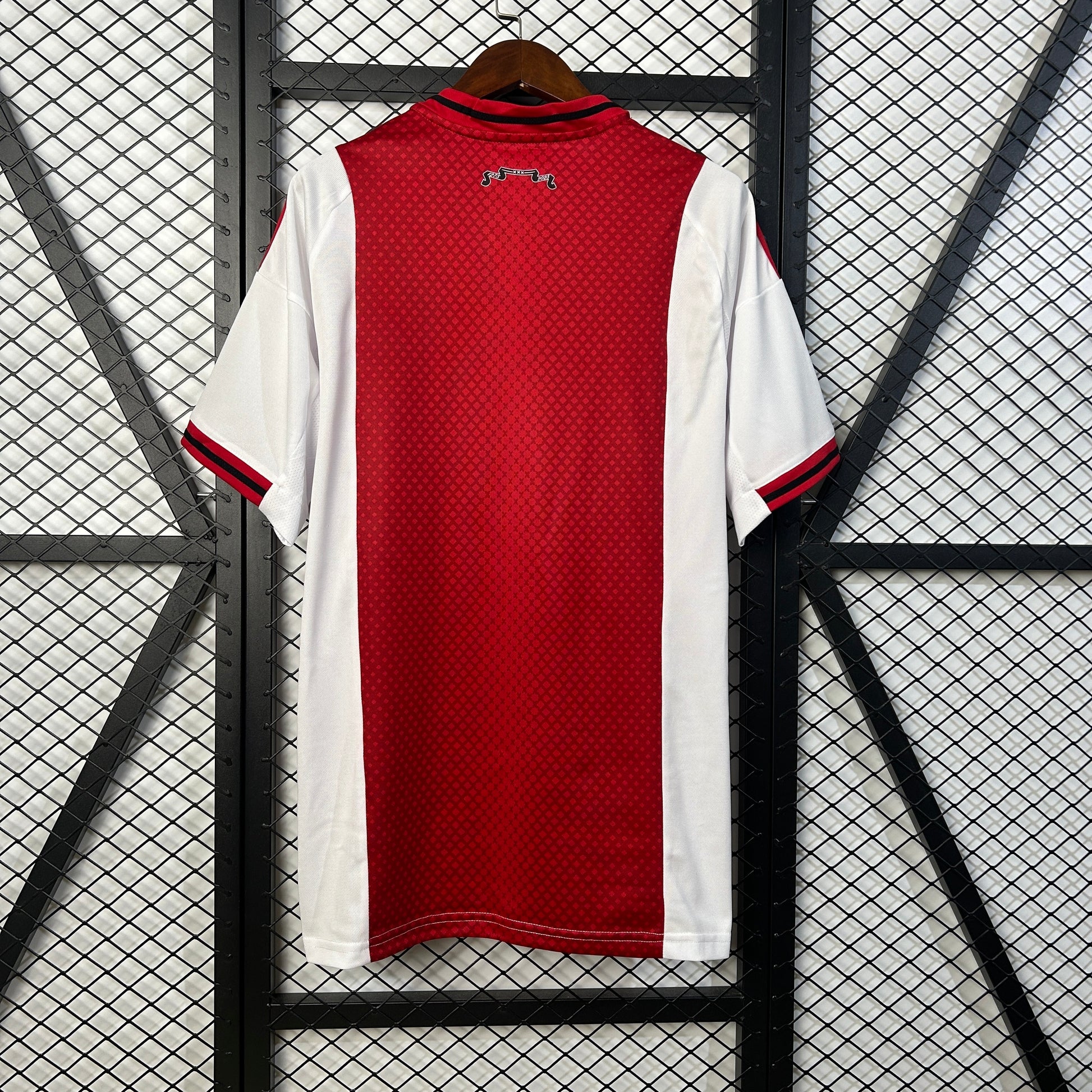 25-26 Ajax Home detail