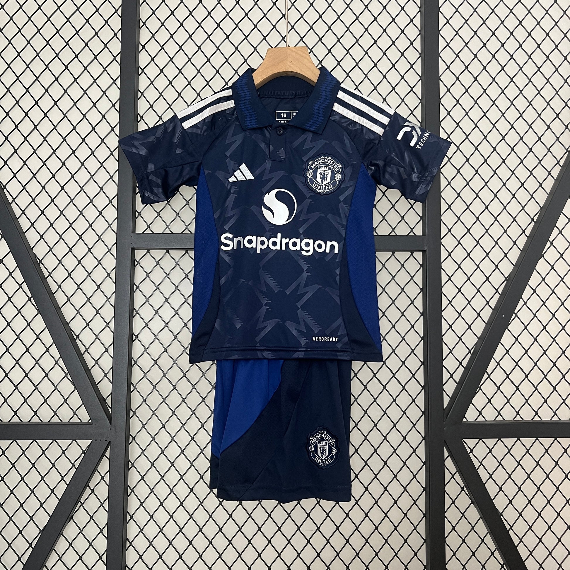 24-25 Kids M-U away