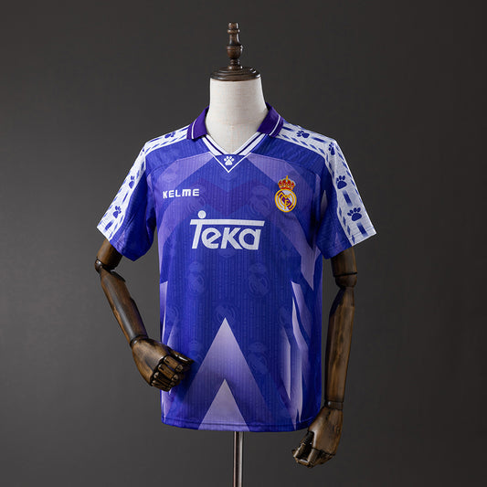 Retro Real Madrid 96-97 away detail