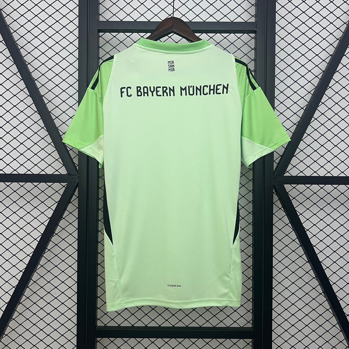 25-26 Bayern Munich Goalkeeper Green