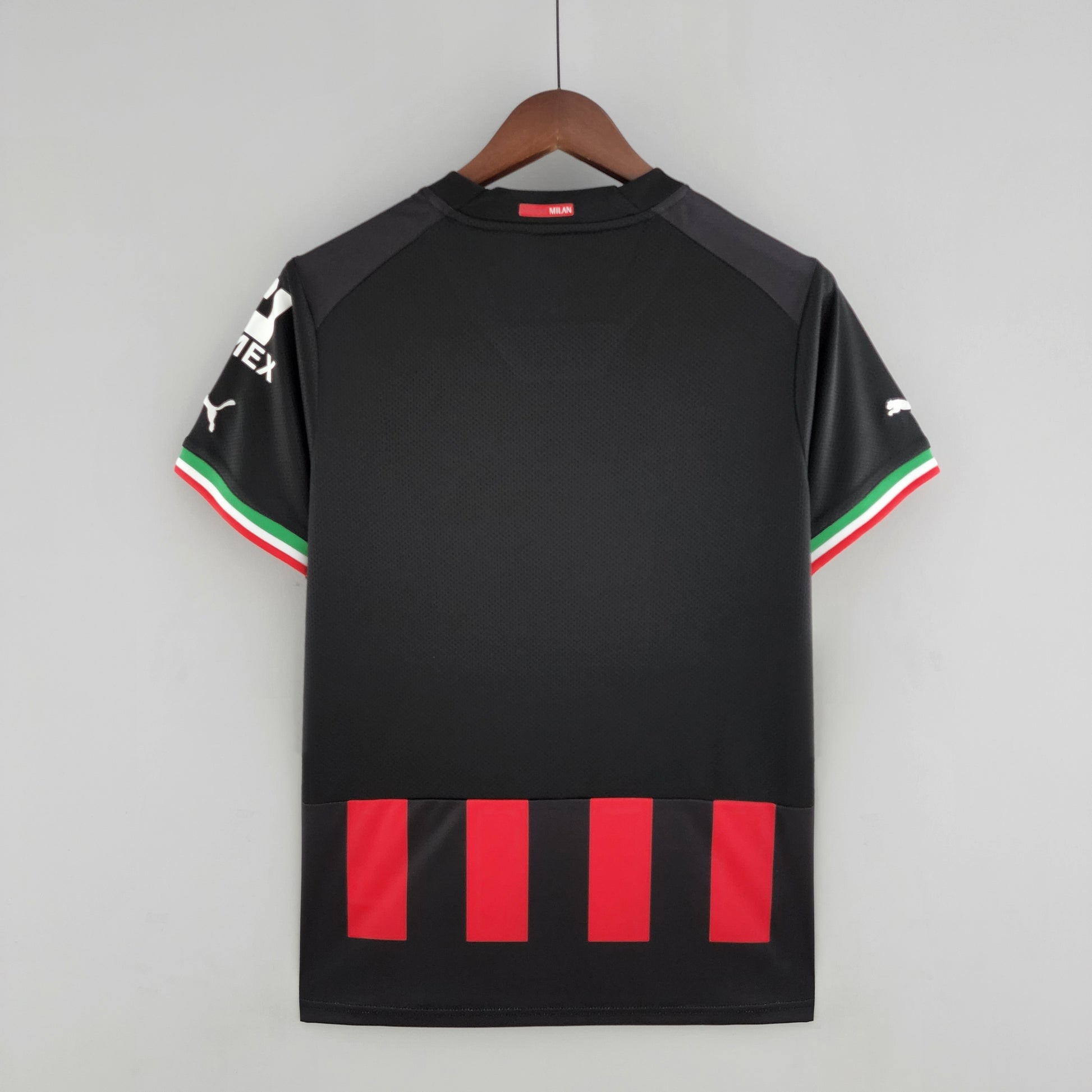 22-23 AC Milan Home detail