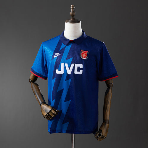 Retro 95-96 Arsenal away detail