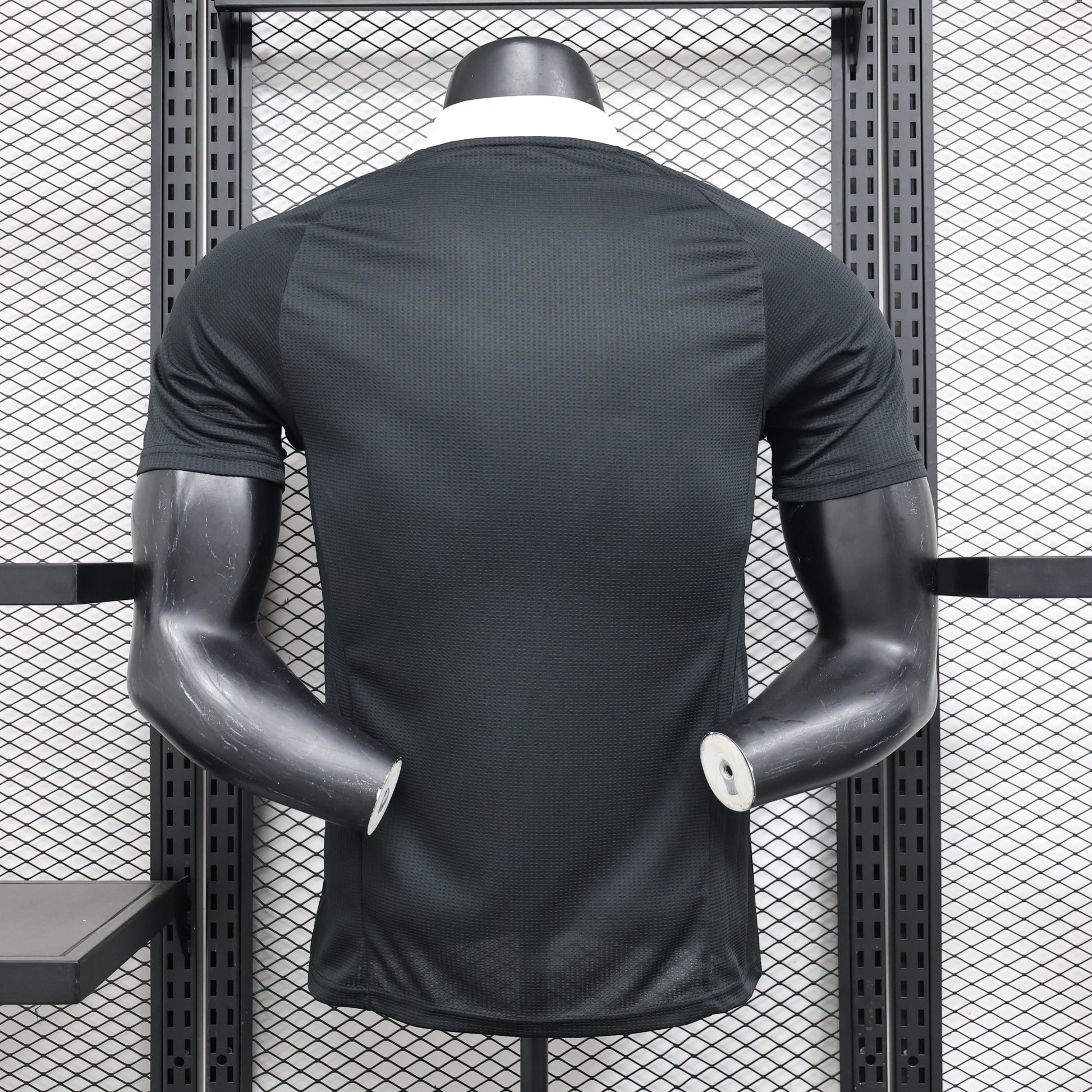 24-25 Player Bayern Munich Black Goalkeeper detail