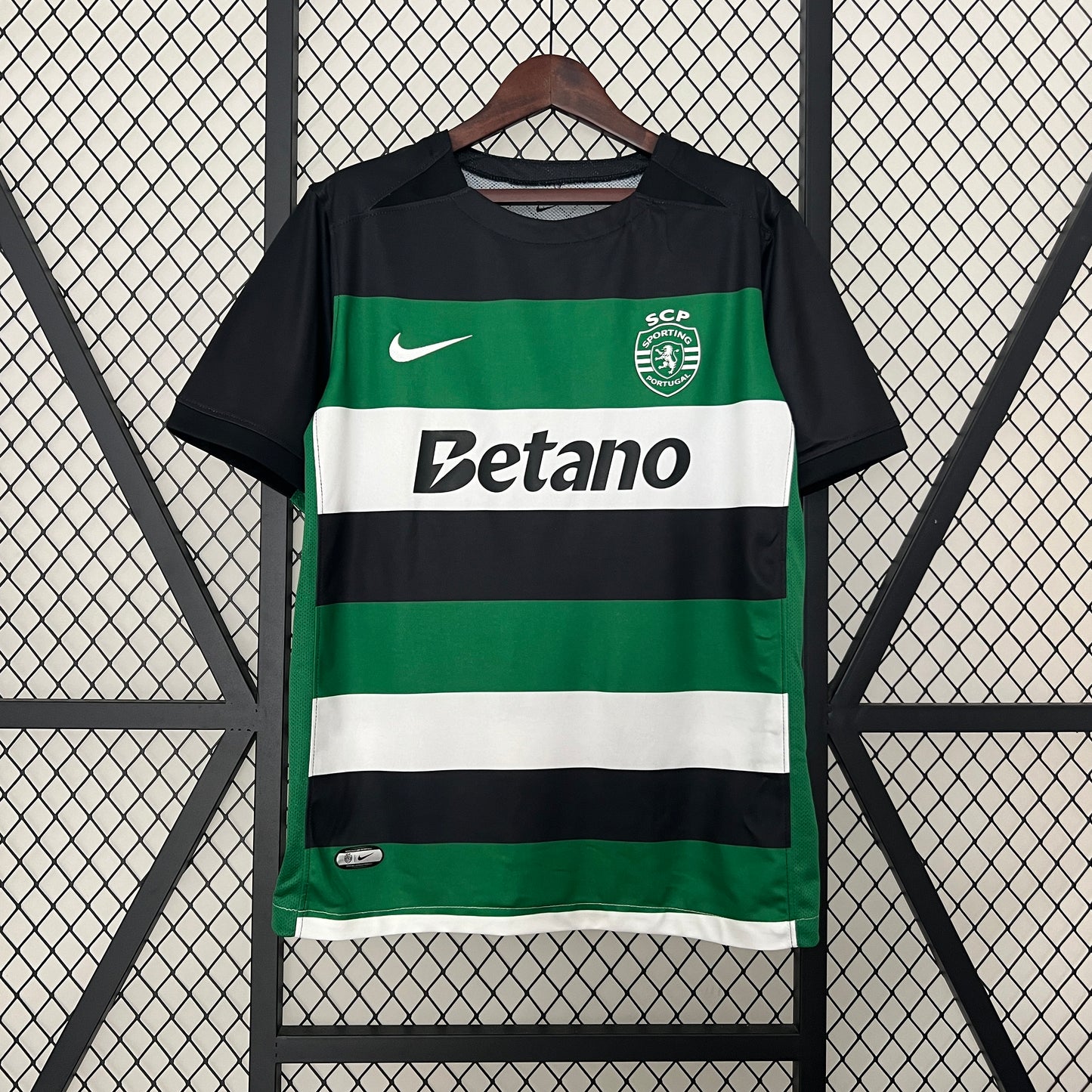 24-25 Sporting Lisbon home