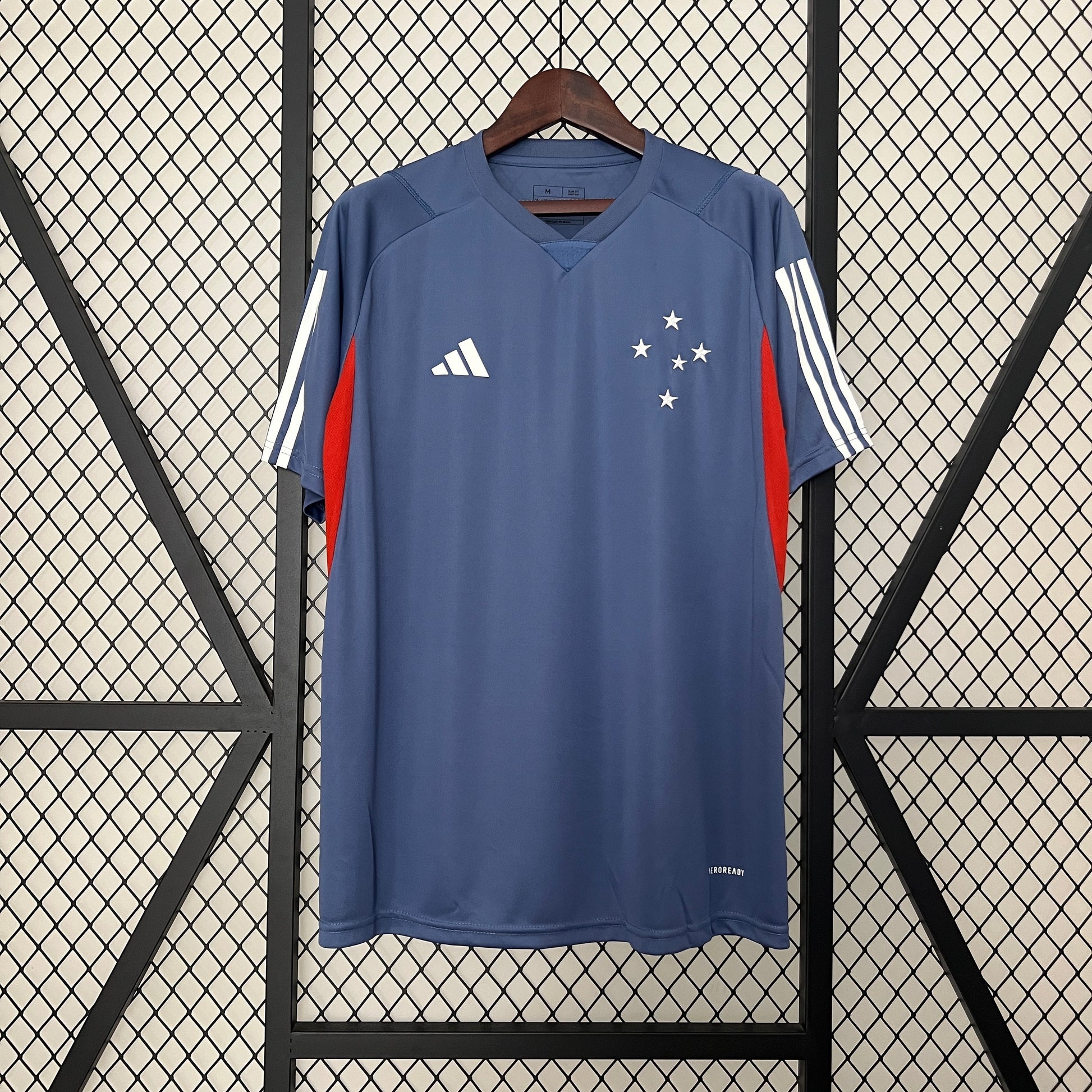 24-25 Cruzeiro Training Suit detail