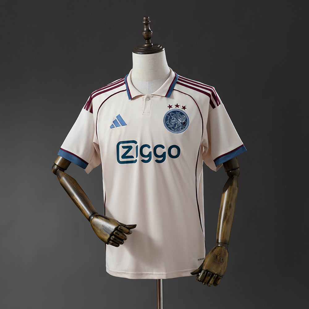 25-26 Ajax third away detail
