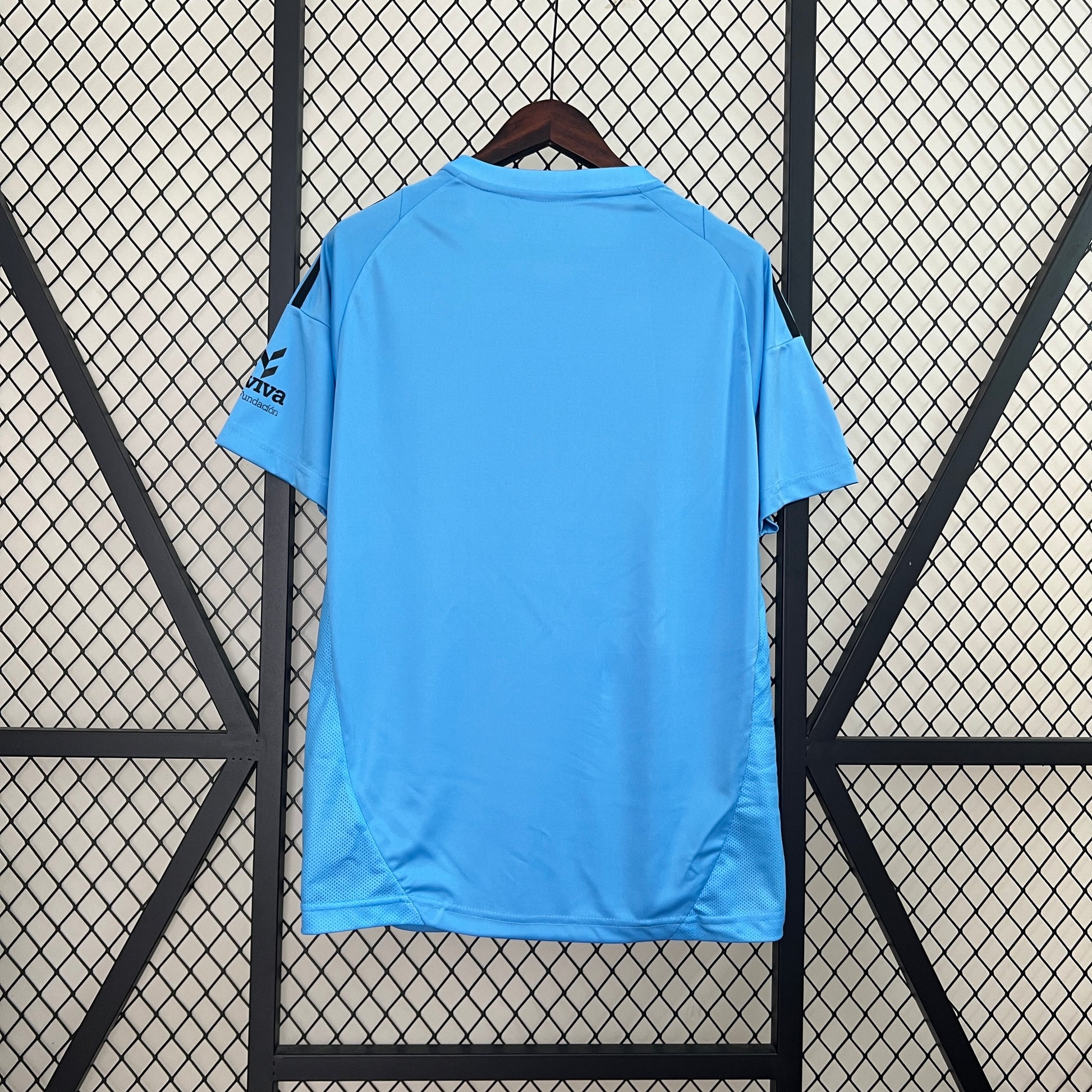 24-25 Burgos Away detail