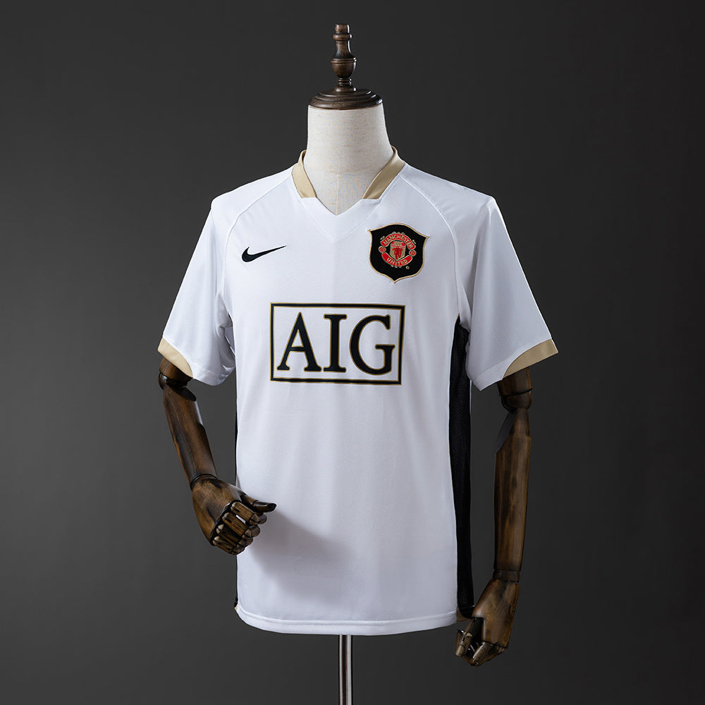 Retro M-U 06-07 away detail