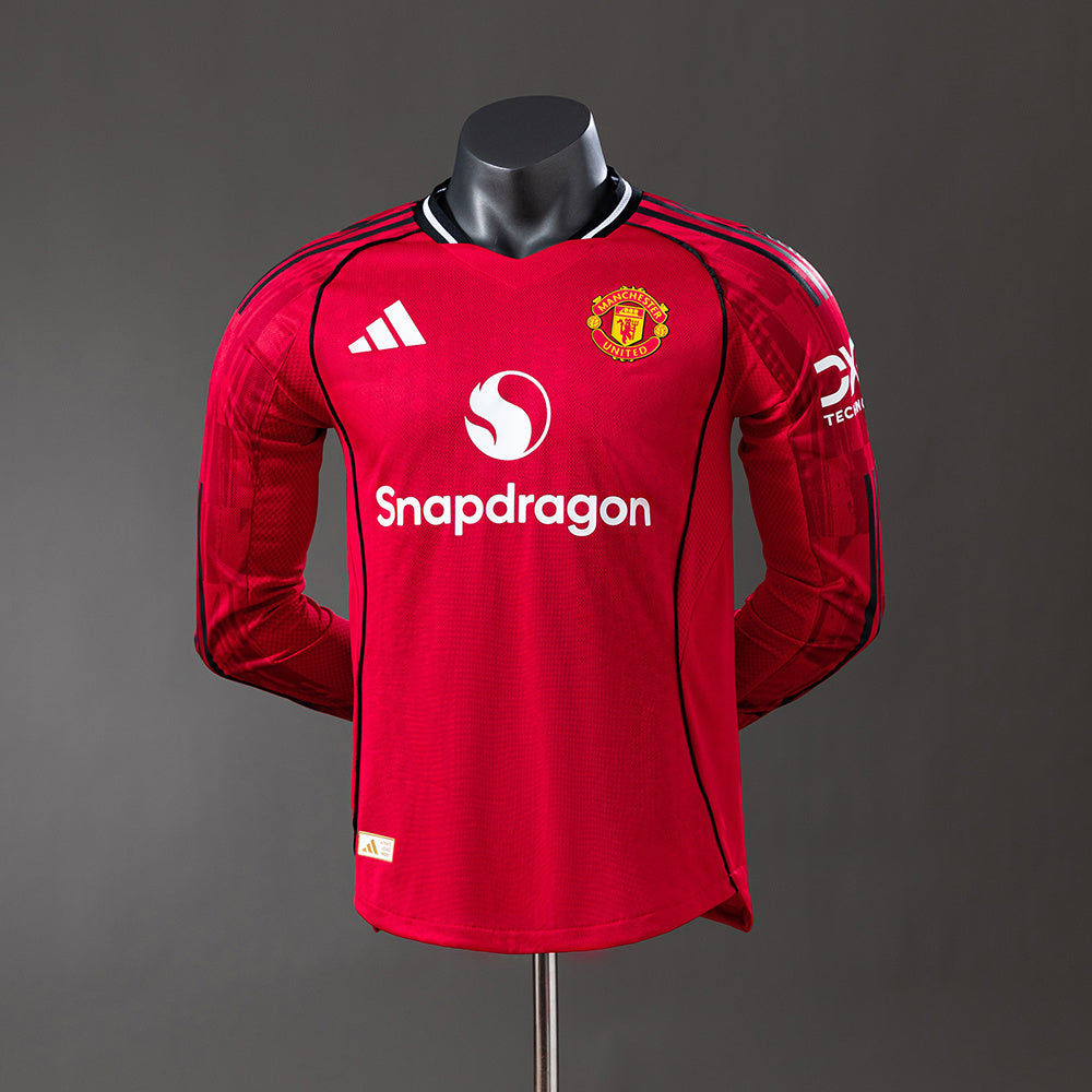 M-U 25-26 Home Long Sleeve Player Version Jersey detail