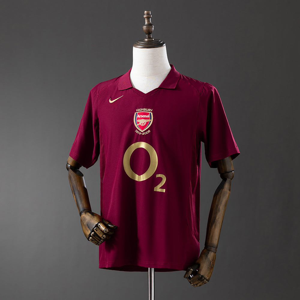 Retro 05-06 Arsenal home detail