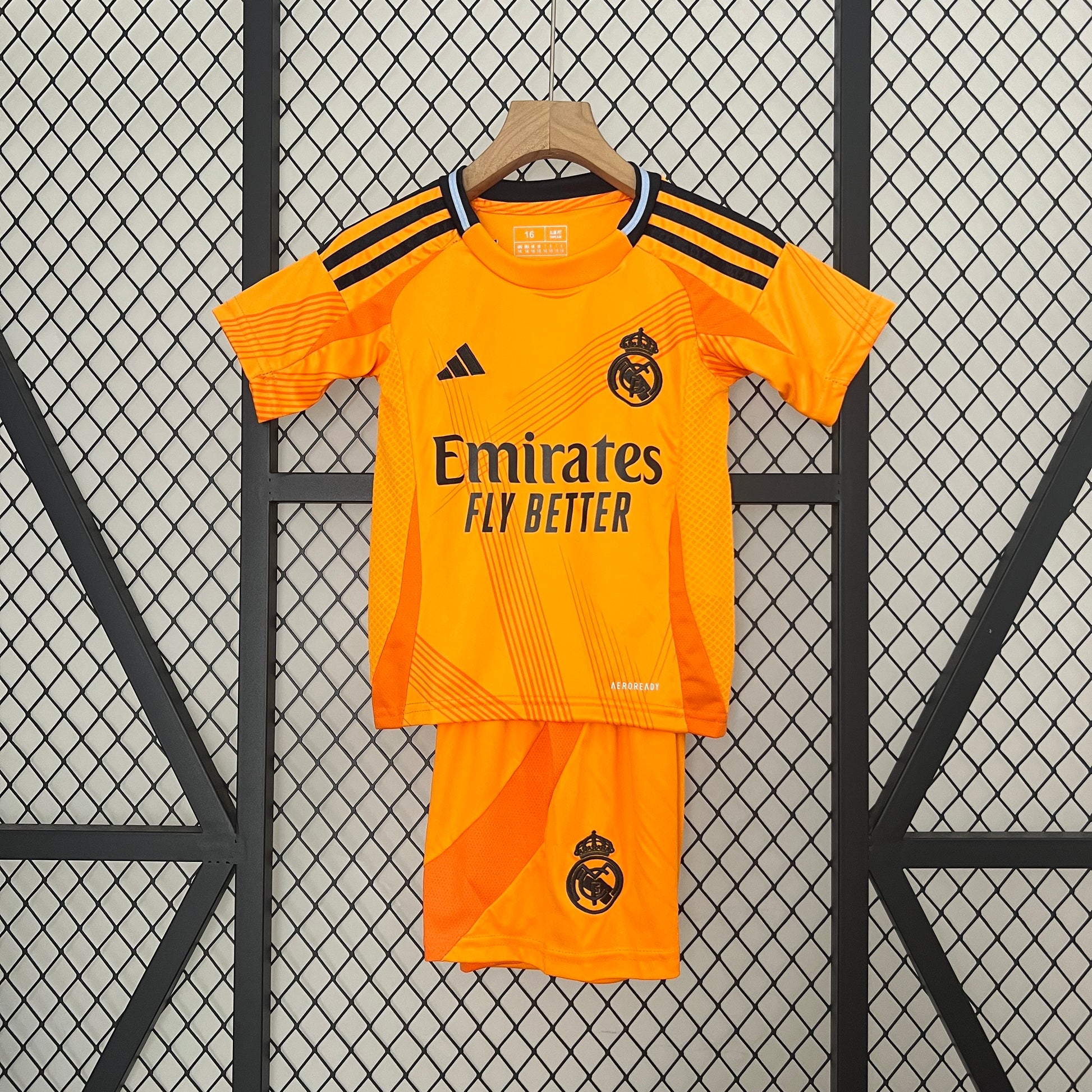 24-25 Kids Real Madrid Away detail