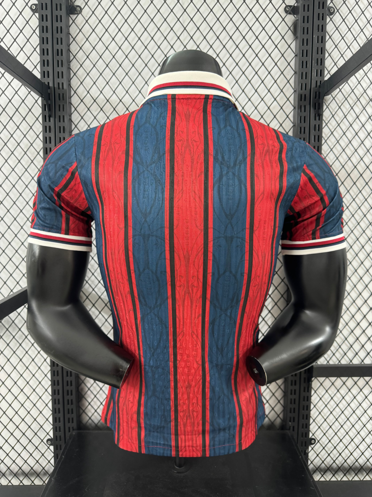 25-26 Player Barcelona 125th Anniversary detail