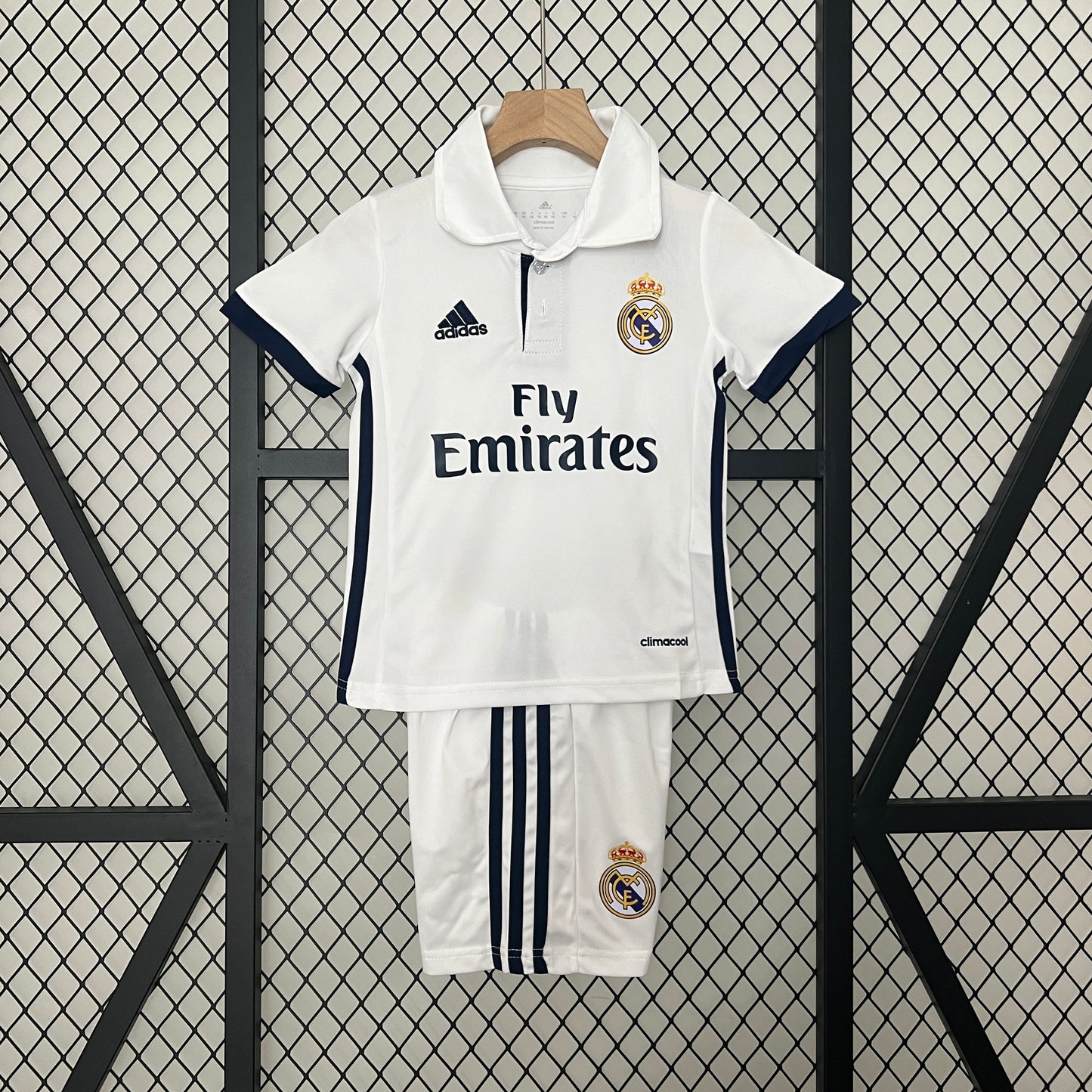 kids Real Madrid 16-17 home detail