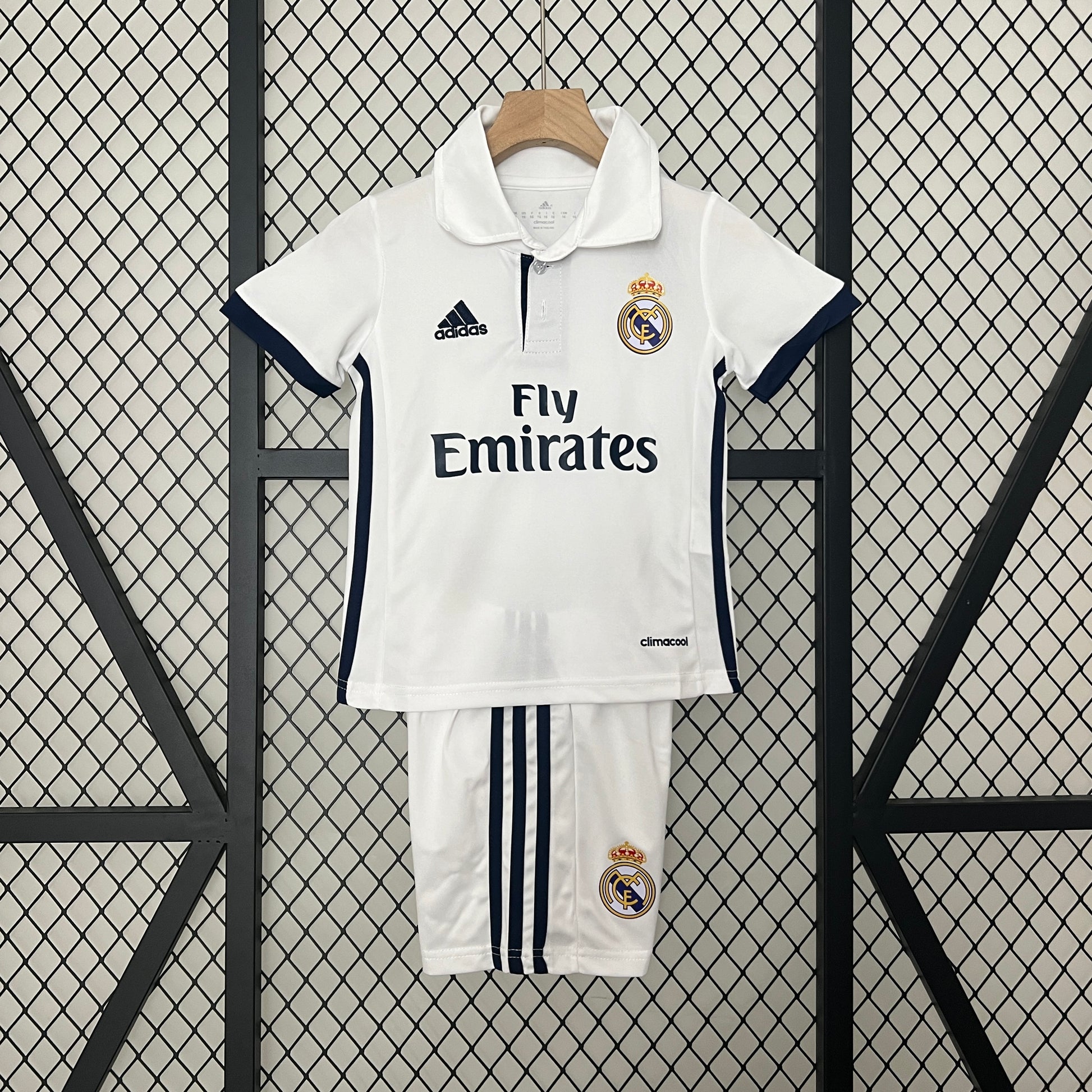 kids Real Madrid 16-17 home detail
