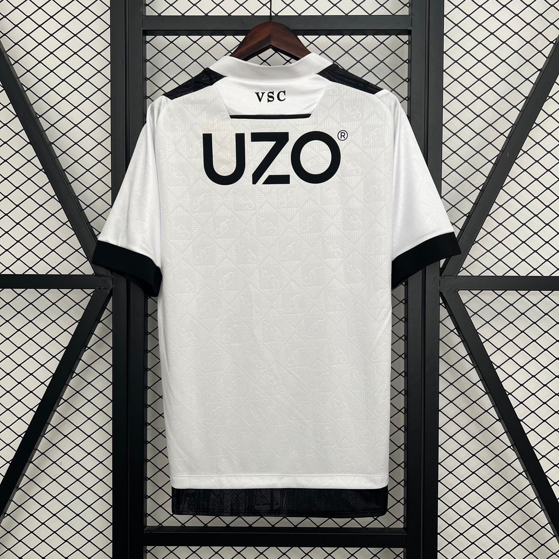 25-26 Guimarães Home detail