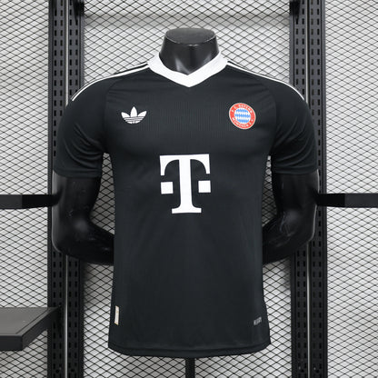 24-25 Player Bayern Munich Black Goalkeeper