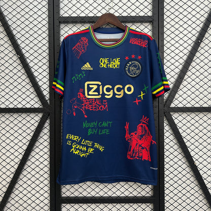 25-26 Ajax Special Edition detail