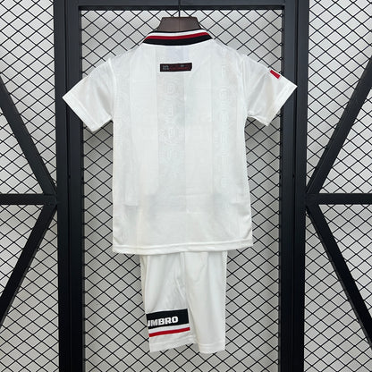 kids M-U 97-98 away detail