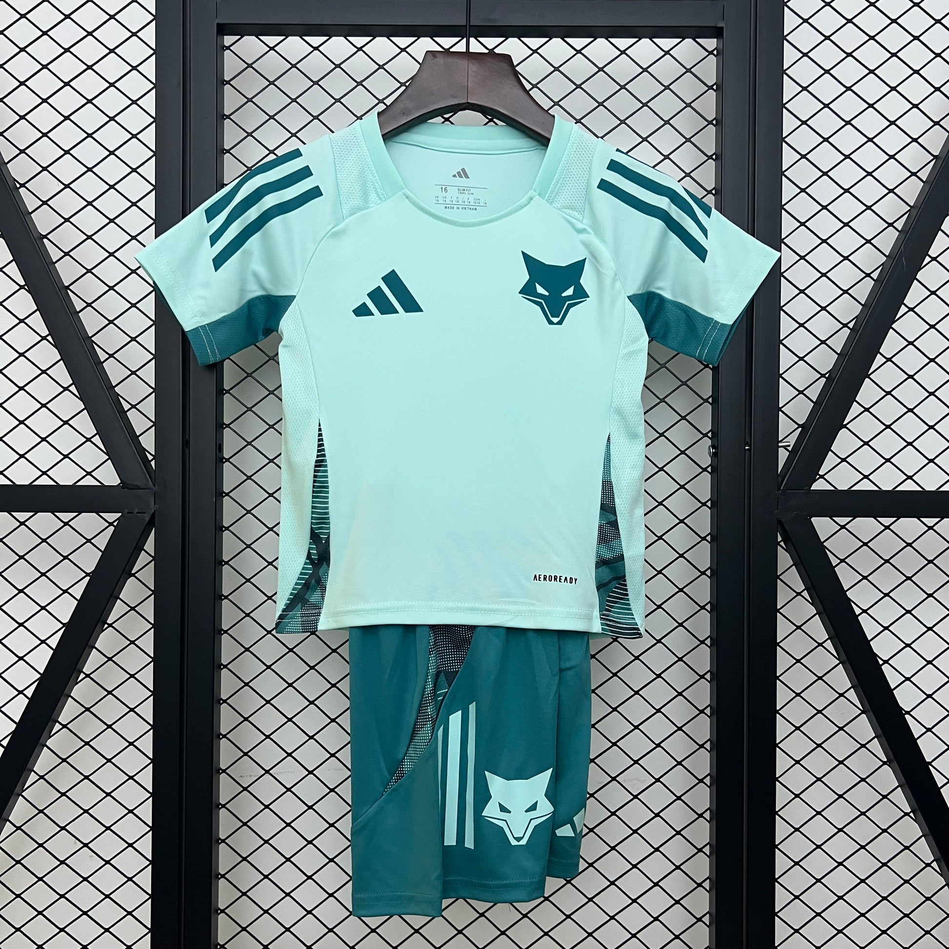 25-26 kids Cruzeiro training jersey detail