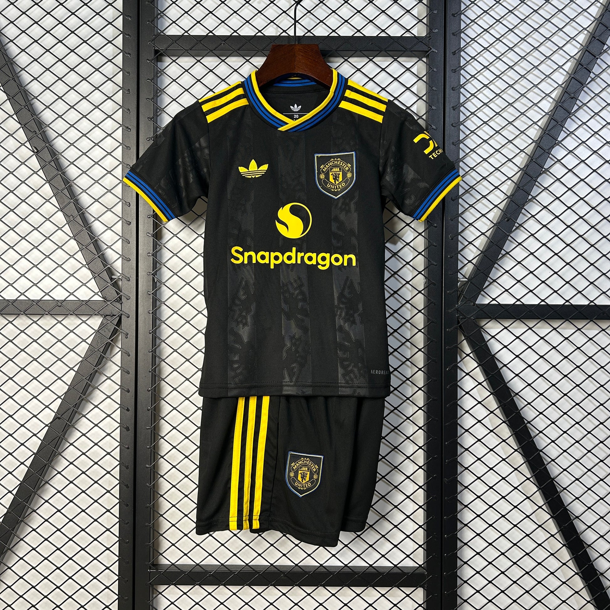 25-26 kids M-U third away
