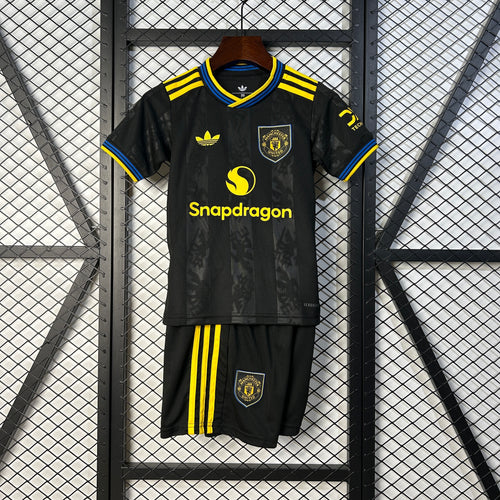 25-26 kids M-U third away