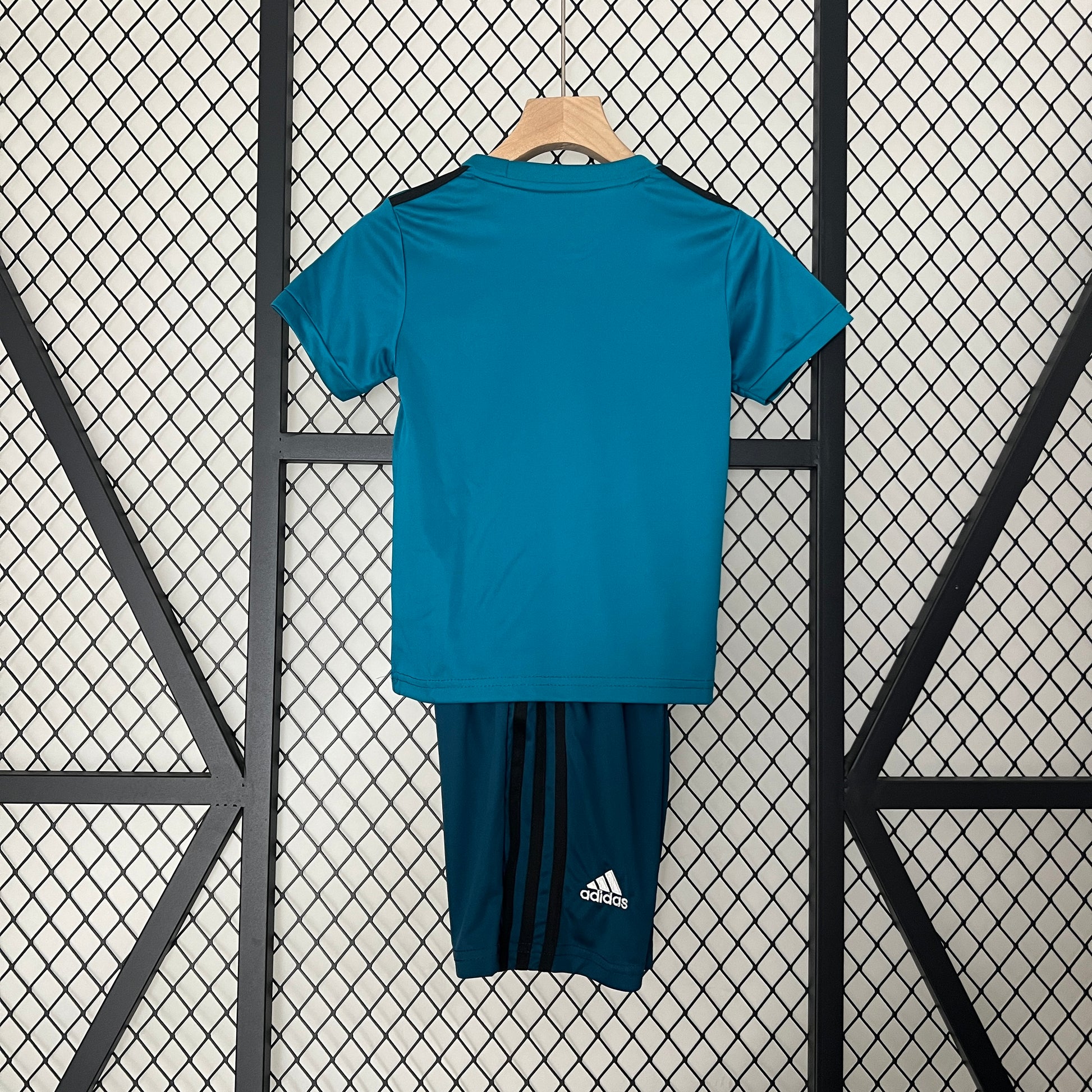 kids Real Madrid 17-18 third away detail