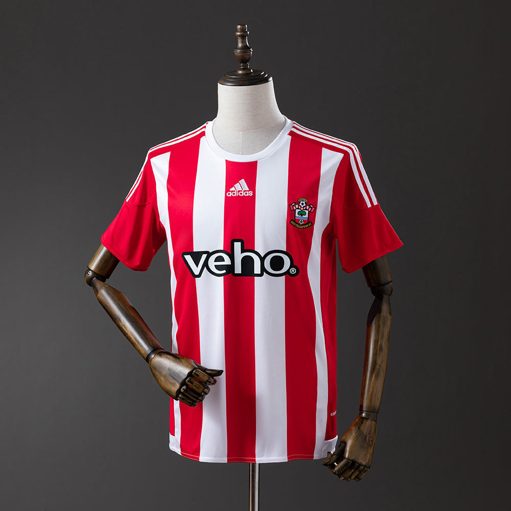 Retro Southampton 15-16 Home detail