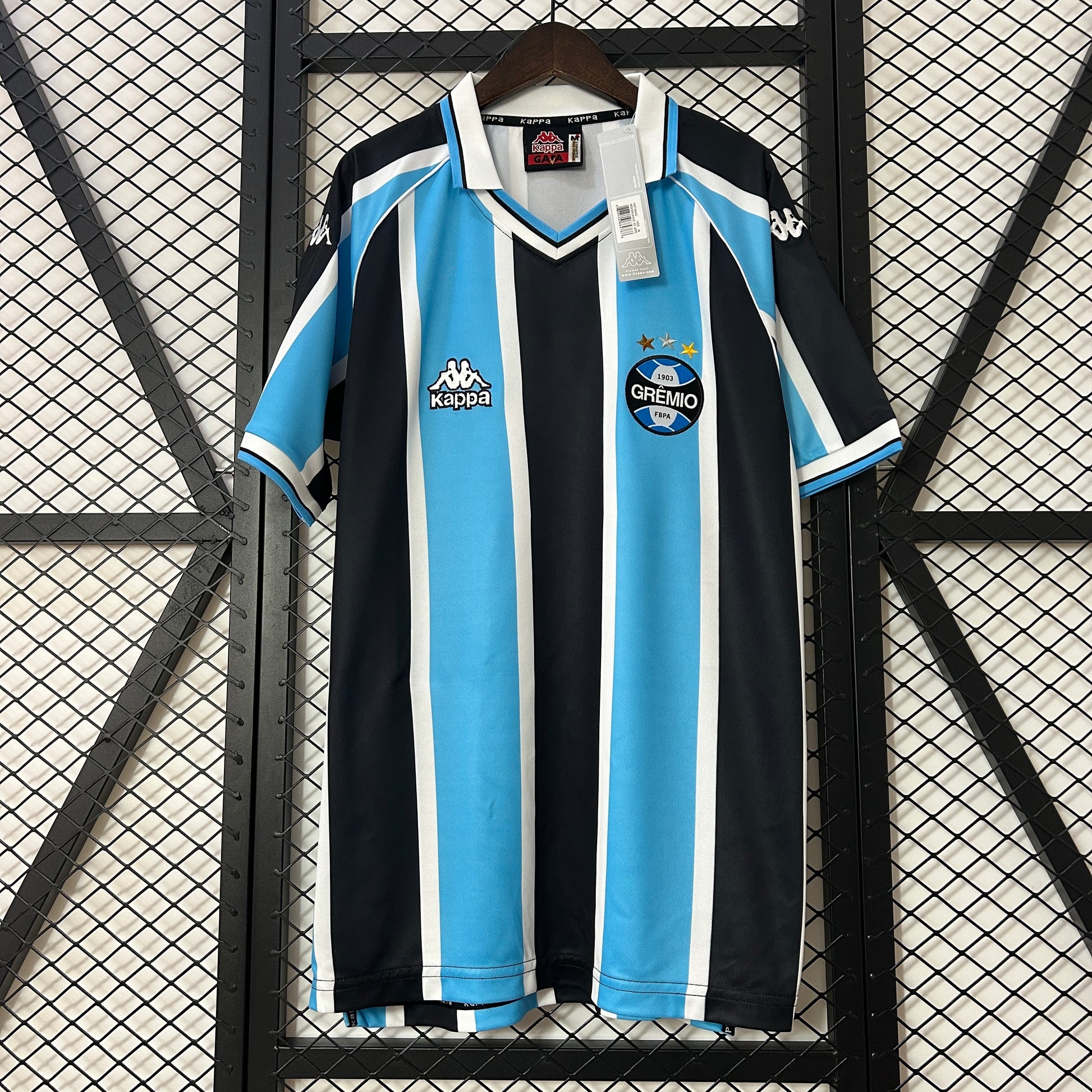 Retro Gremio 00-01 home detail