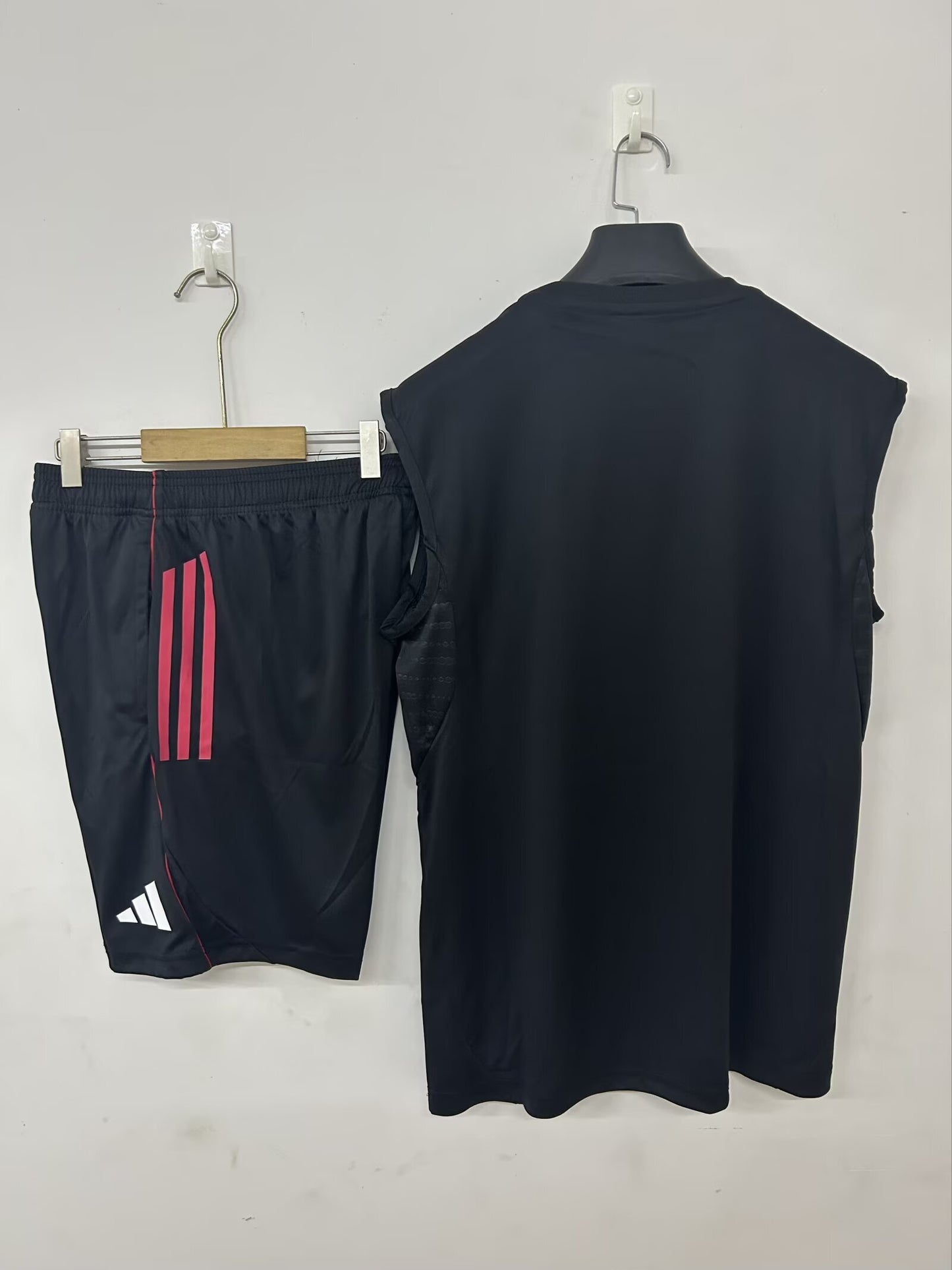 25-26 Ajax training jersey black detail