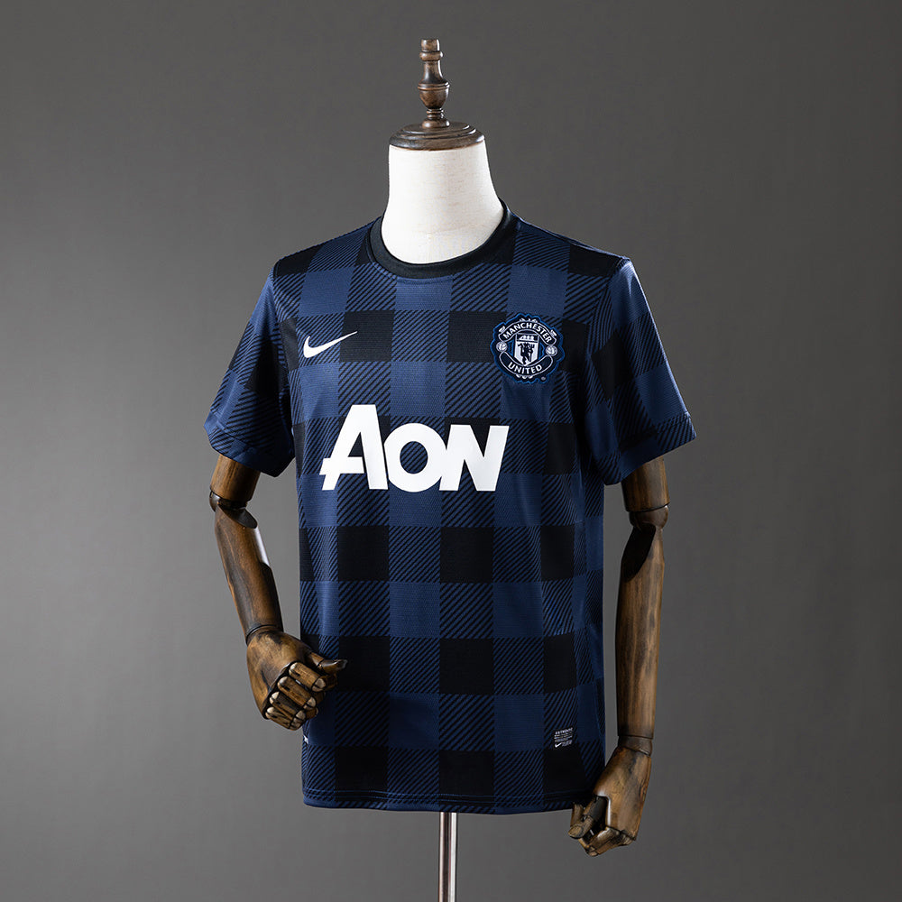 Retro 13-14 M-U  third away detail