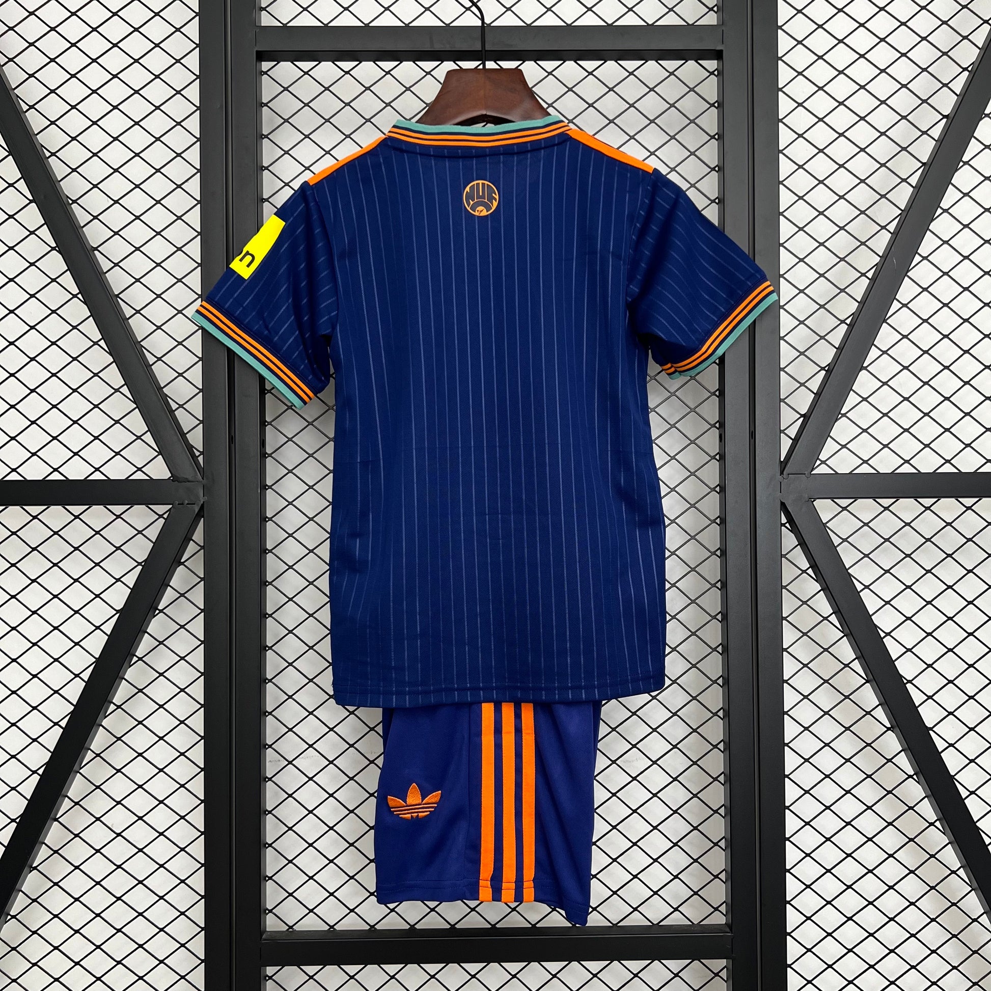 25-26 Kids Newcastle United third away detail