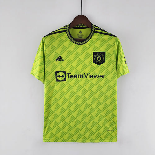 22-23  M-U third away