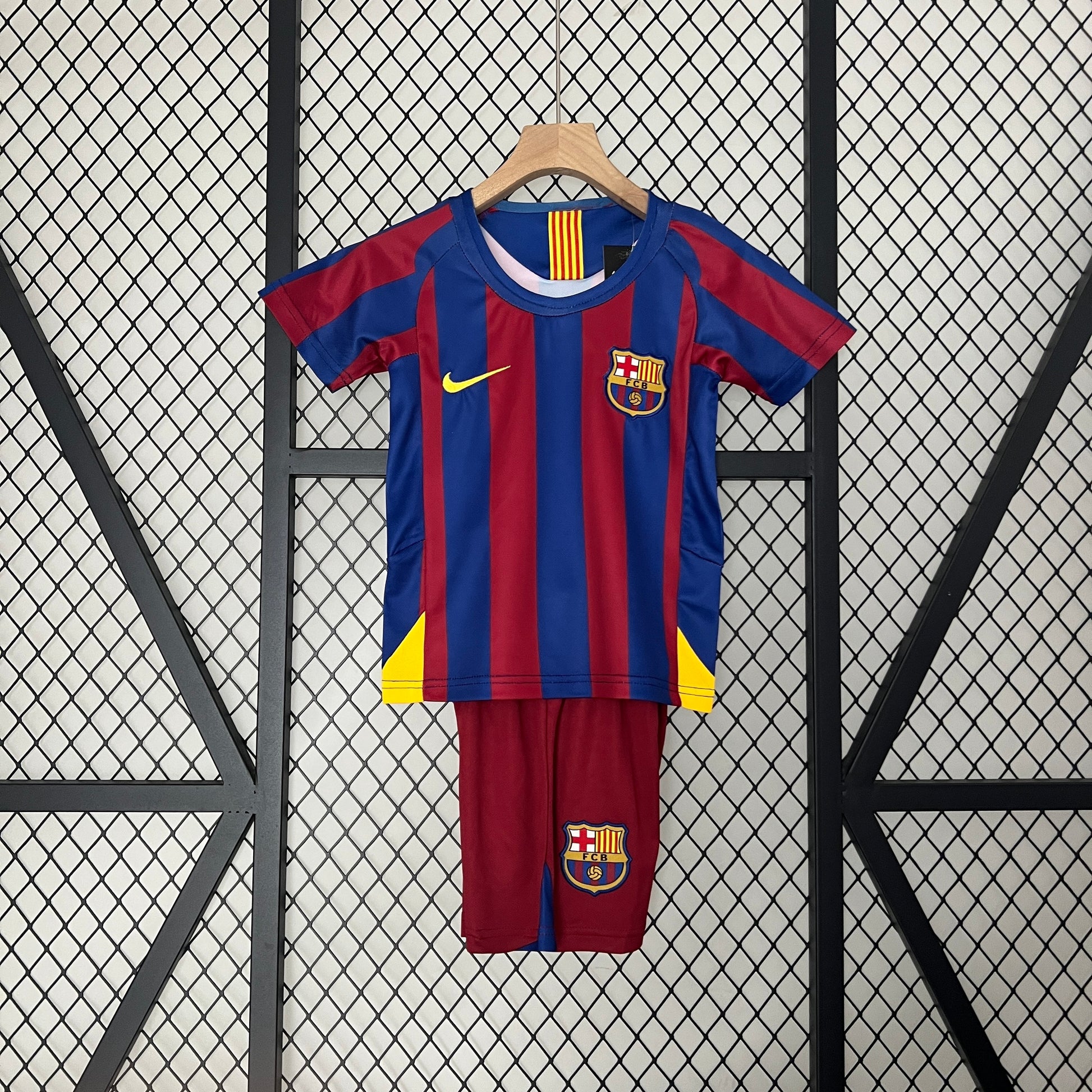 kids Barcelona 05-06 home