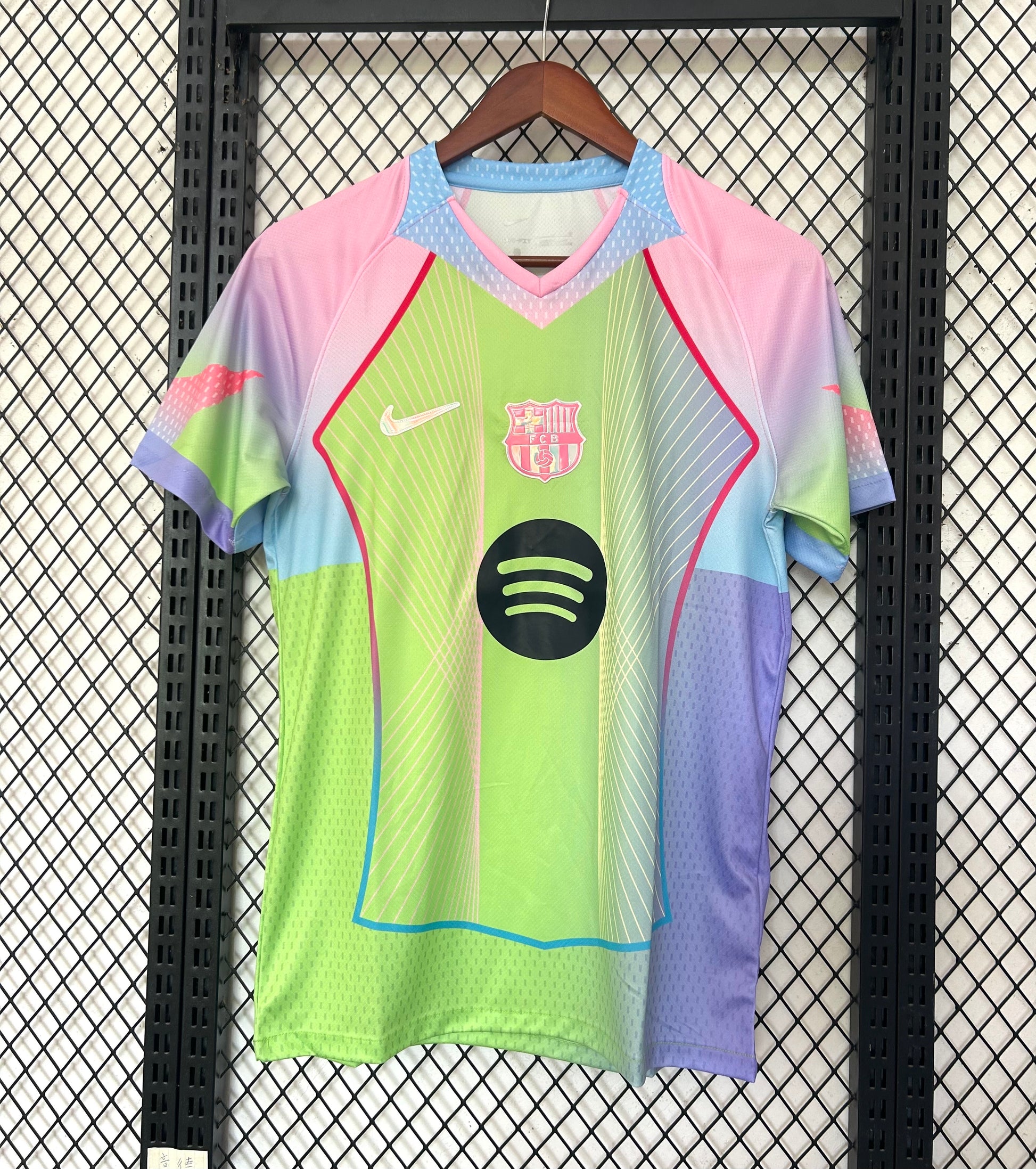 25-26 Barcelona Special Edition detail