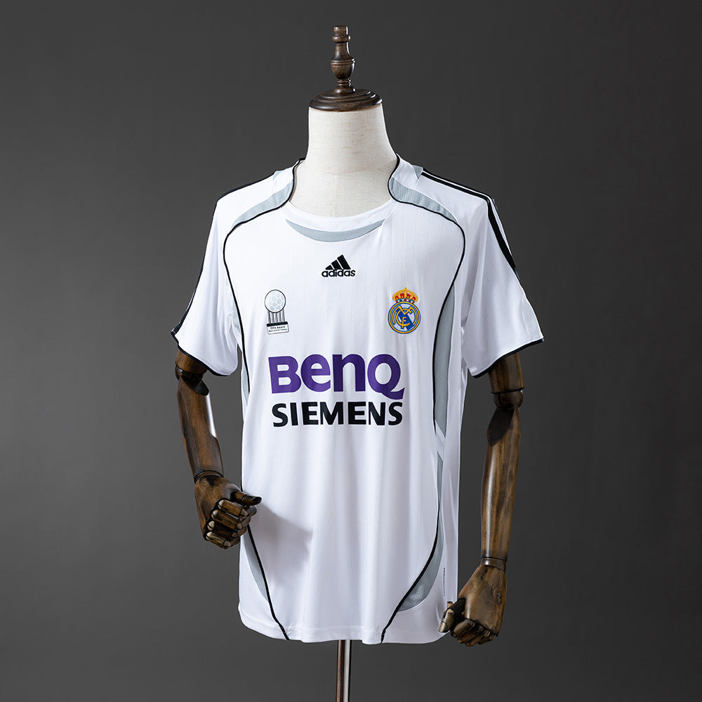 Retro Real Madrid 06-07 home detail