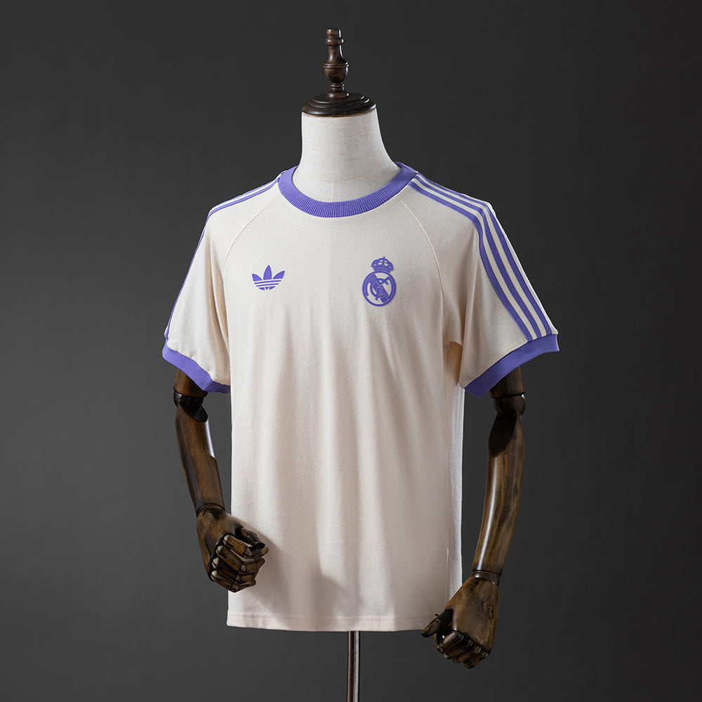 Real Madrid Originals 3-stripes beige t-shirt detail