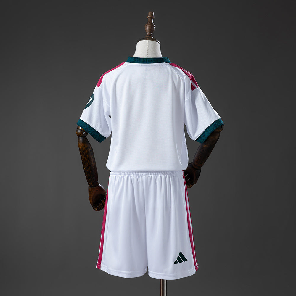 Real Madrid 26-27 Home Kids Kit detail