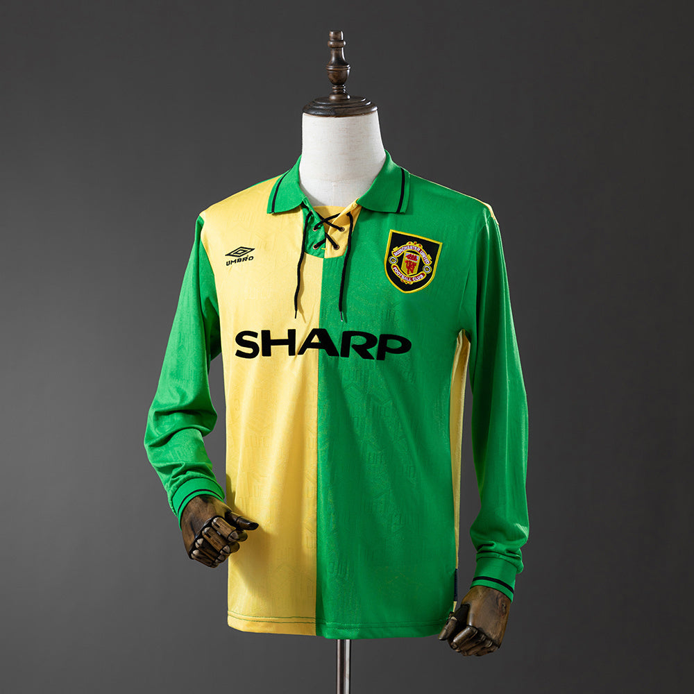 Retro long sleeve M-U 92-94 third away detail