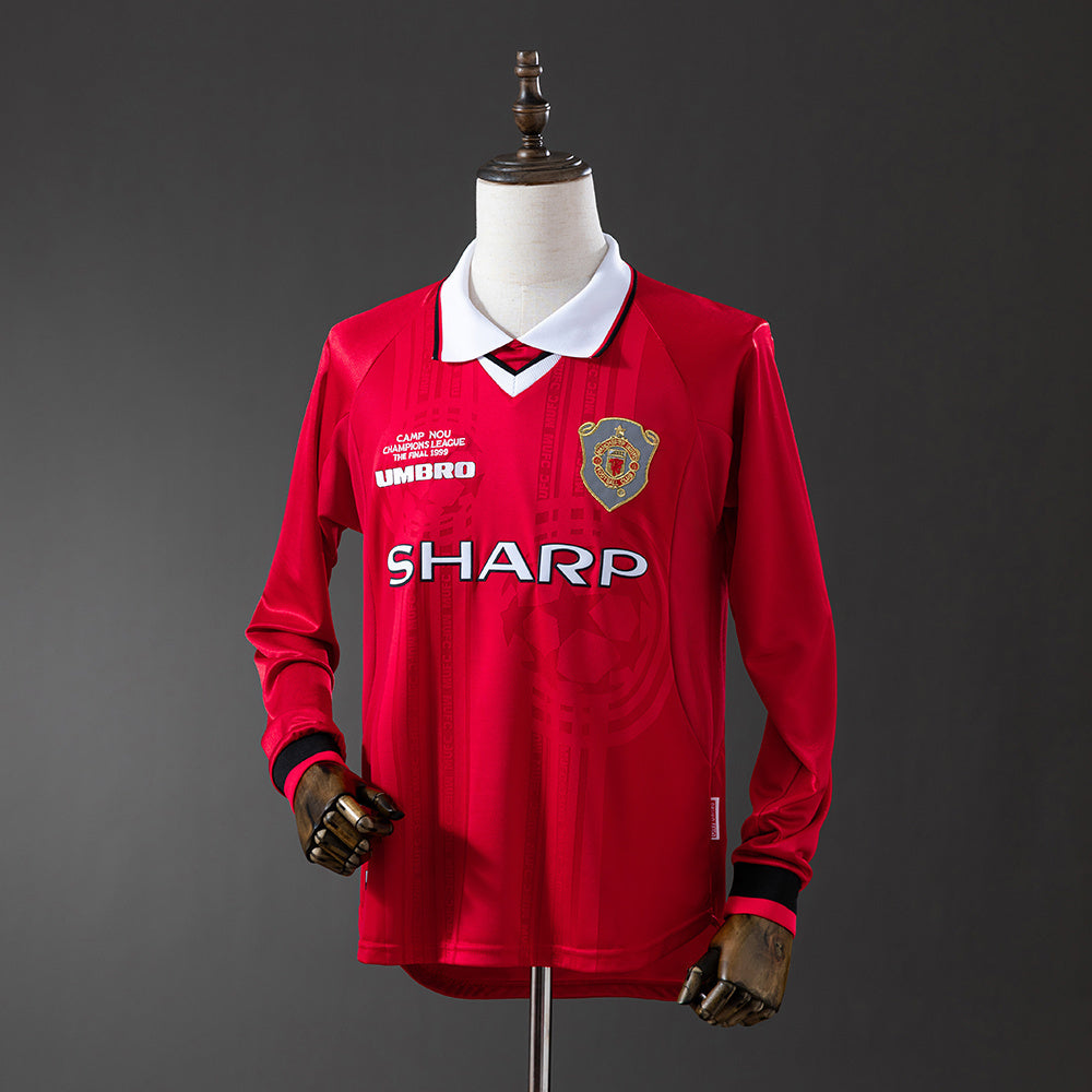 M-U 1999-00 Home Long Sleeve Retro Jersey detail