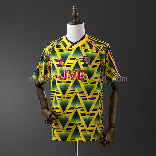 Retro 91-93 Arsenal away detail
