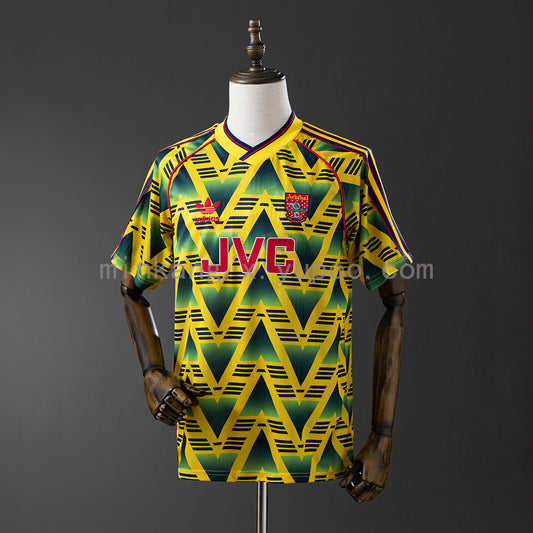 Retro 91-93 Arsenal away detail
