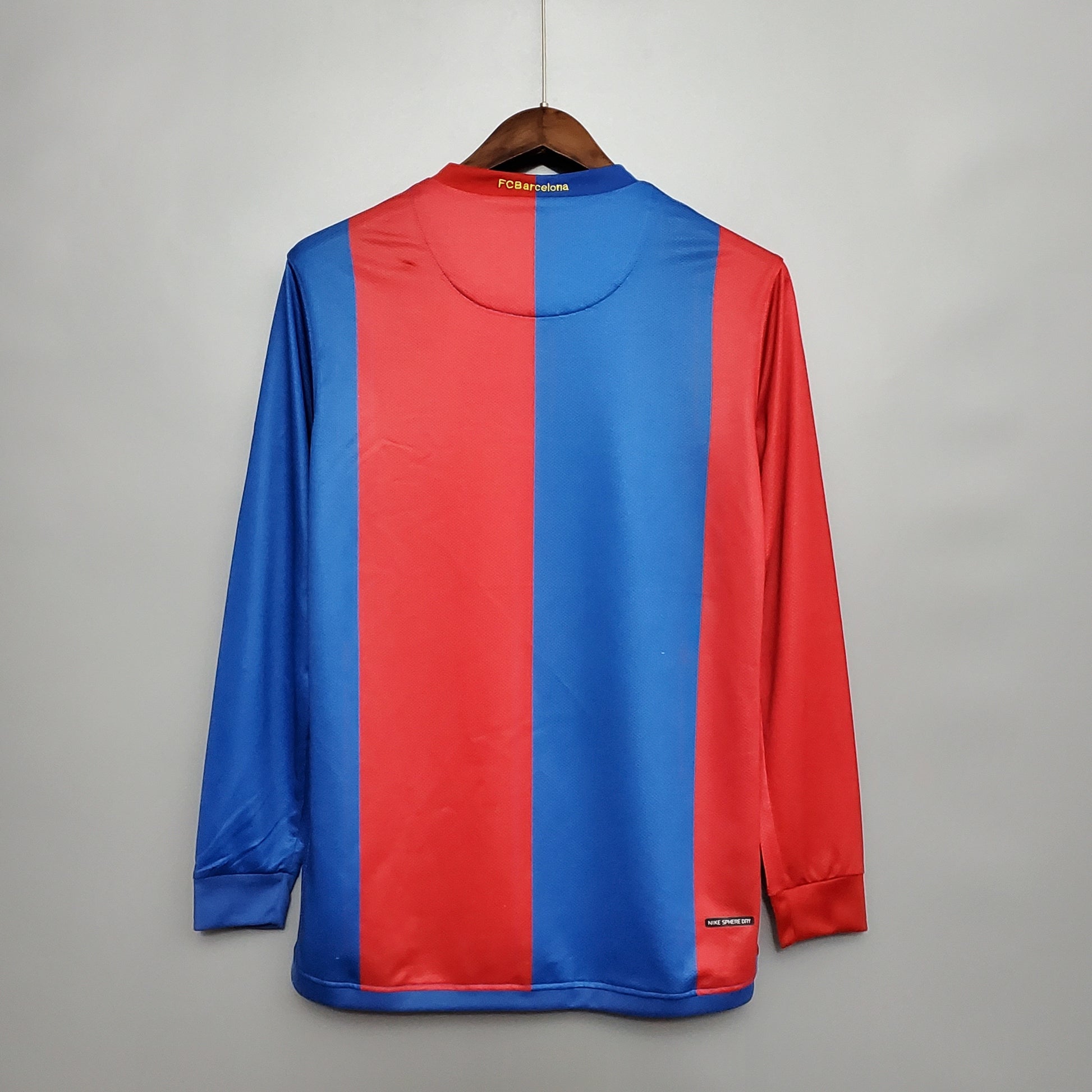 Retro Barcelona 06-07 Long sleeve home detail