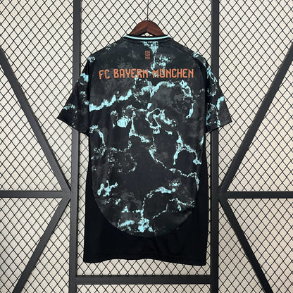 24-25 Bayern Munich Away