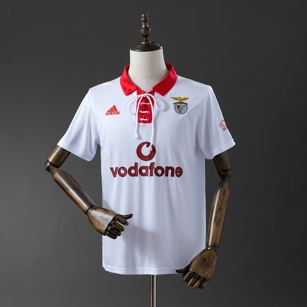 Retro Benfica 04-05 away detail