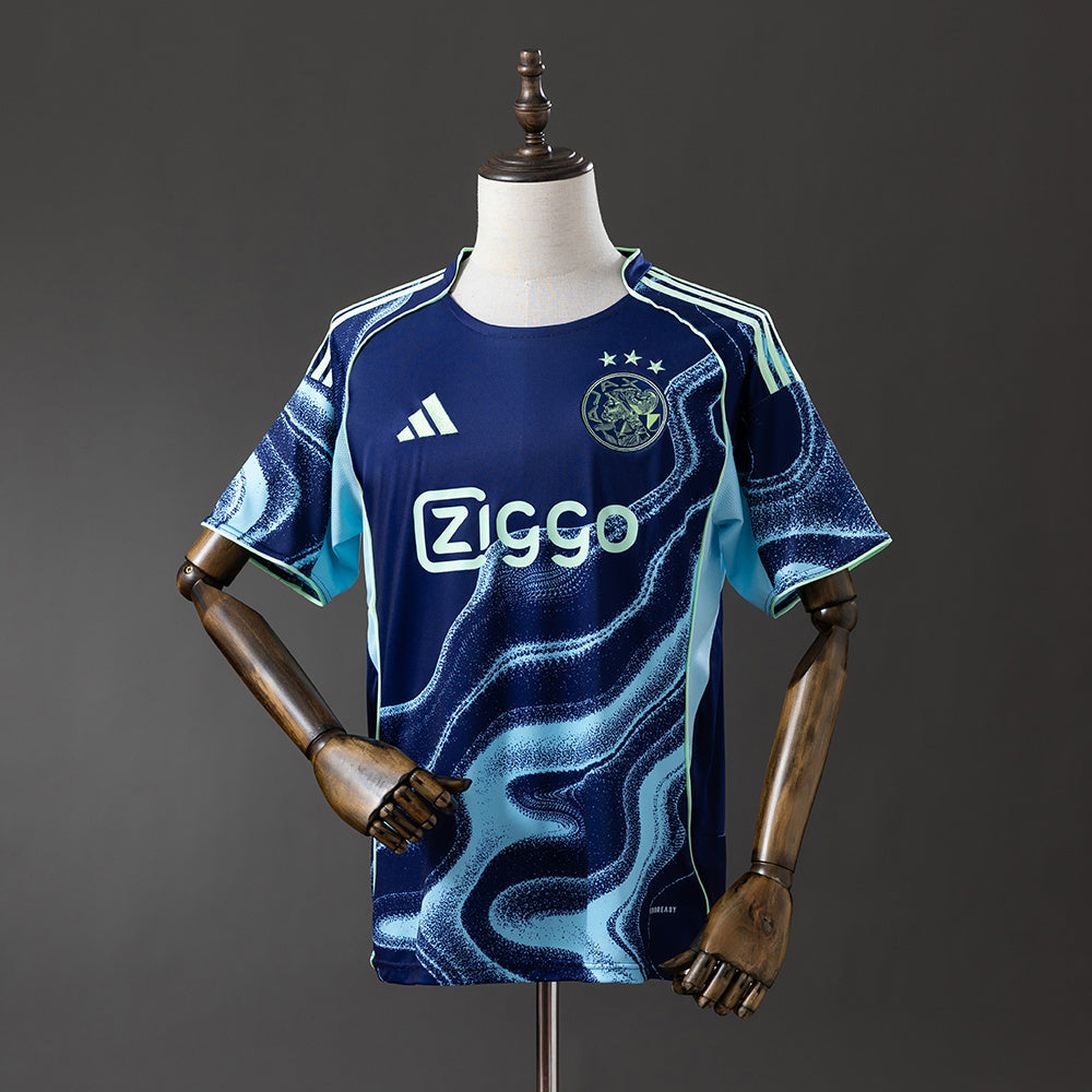 25-26 Ajax away detail