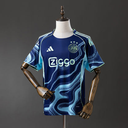 25-26 Ajax away detail