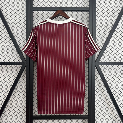 25-26 Ajax Retro detail