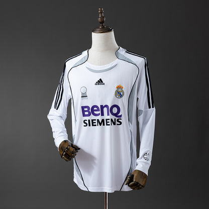Real Madrid 2006-07 Home Long Sleeve Retro Jersey detail