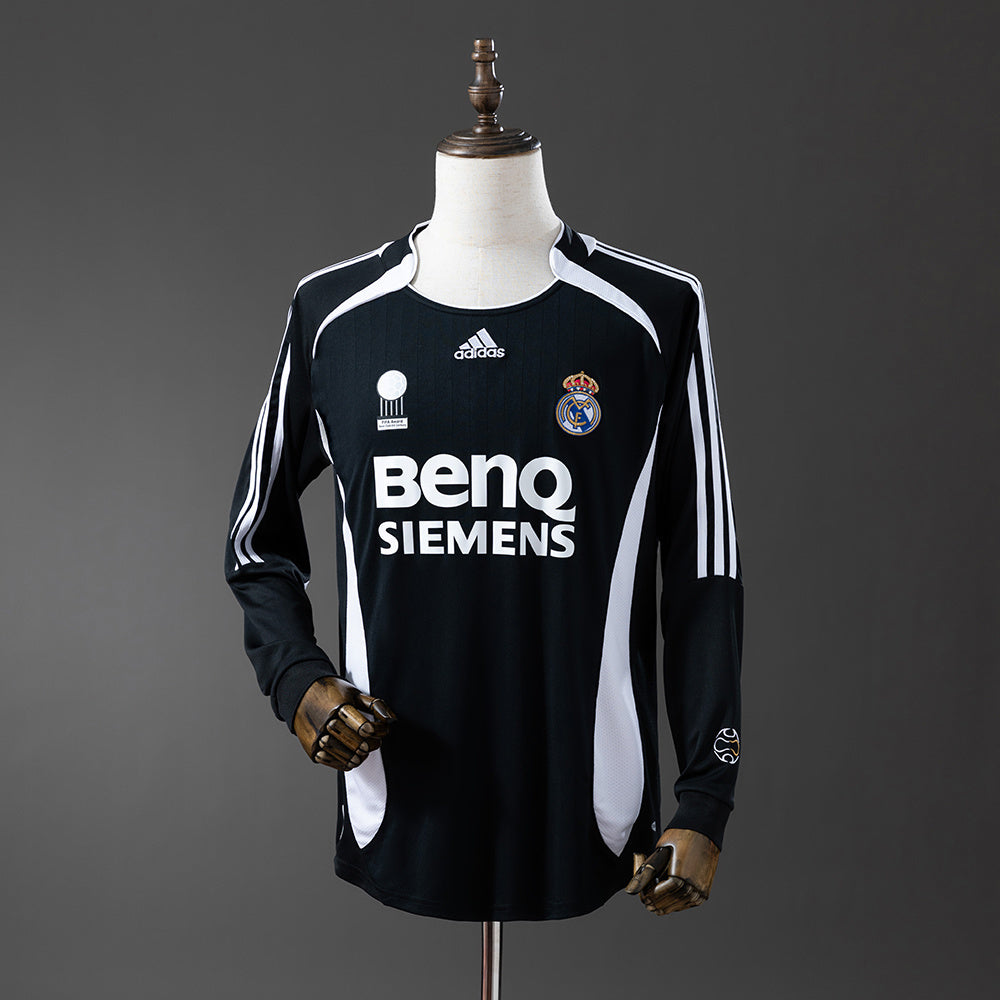 Retro Long Sleeve Real Madrid 06-07 Third Away detail