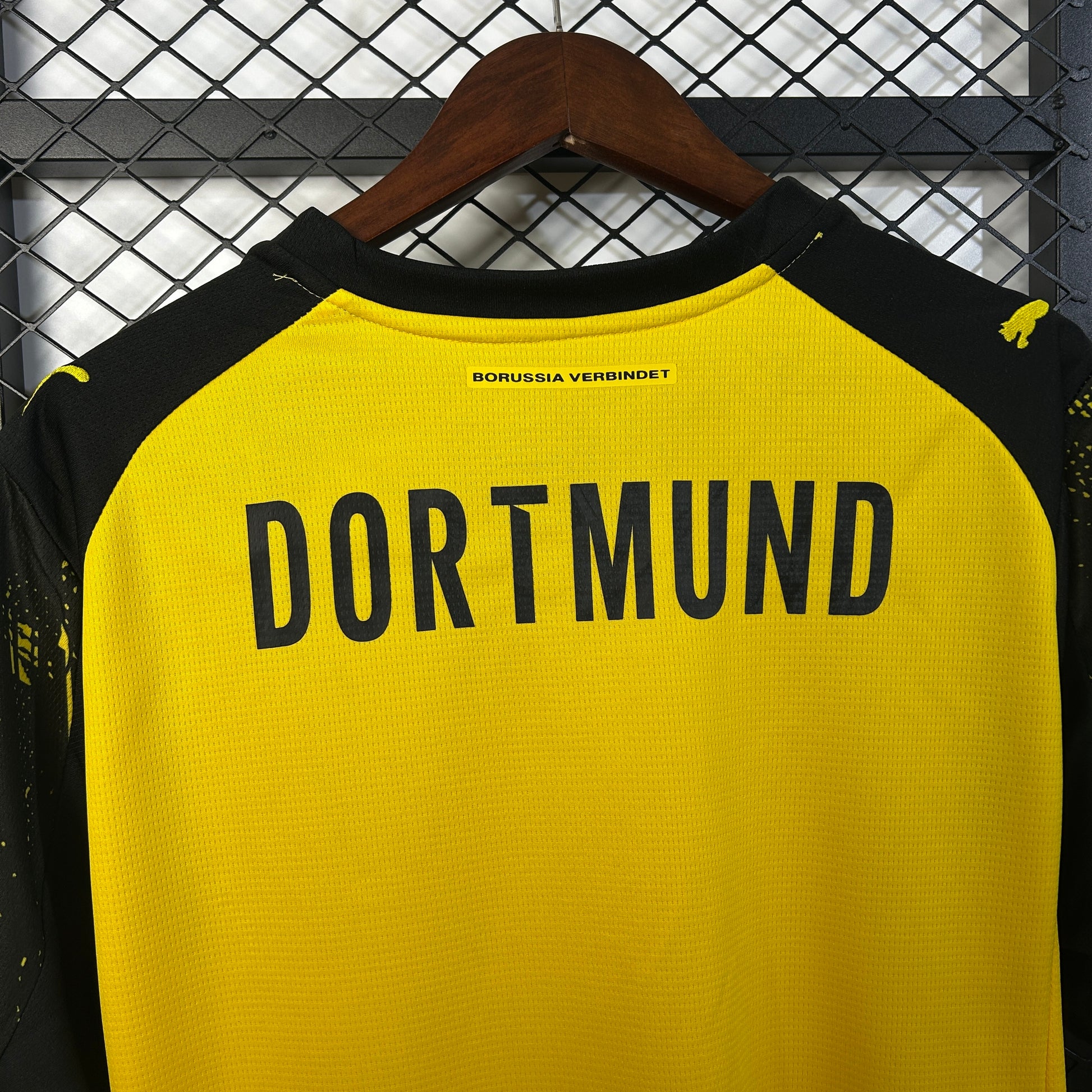 25-26 Dortmund Home detail